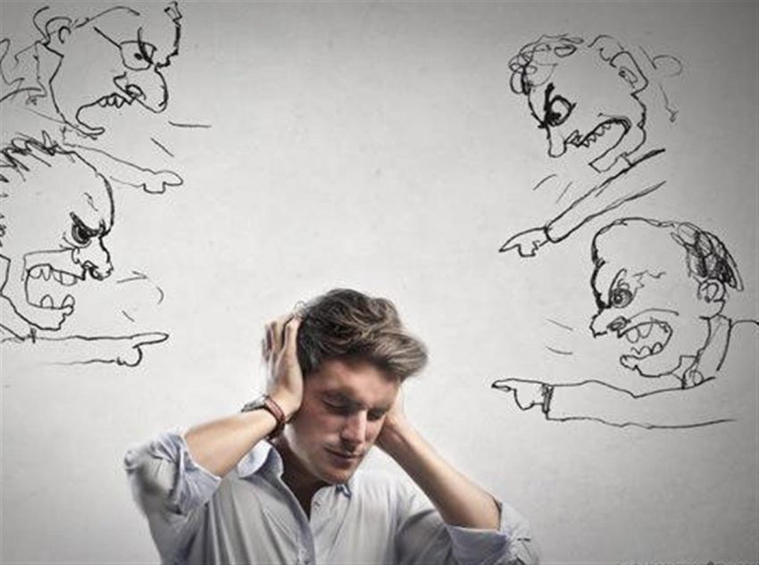 ترس از قضاوت دیگران و 5 راهکار برای مبارزه با آن|خبر فوری