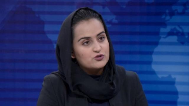 مجری معروفِ زن افغانستان از کشور فرار کرد/ عکس