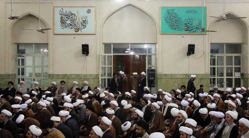 بی حجابی زیاده شده؟ بروید روحانیون را امر به معروف و نهی از منکر کنید