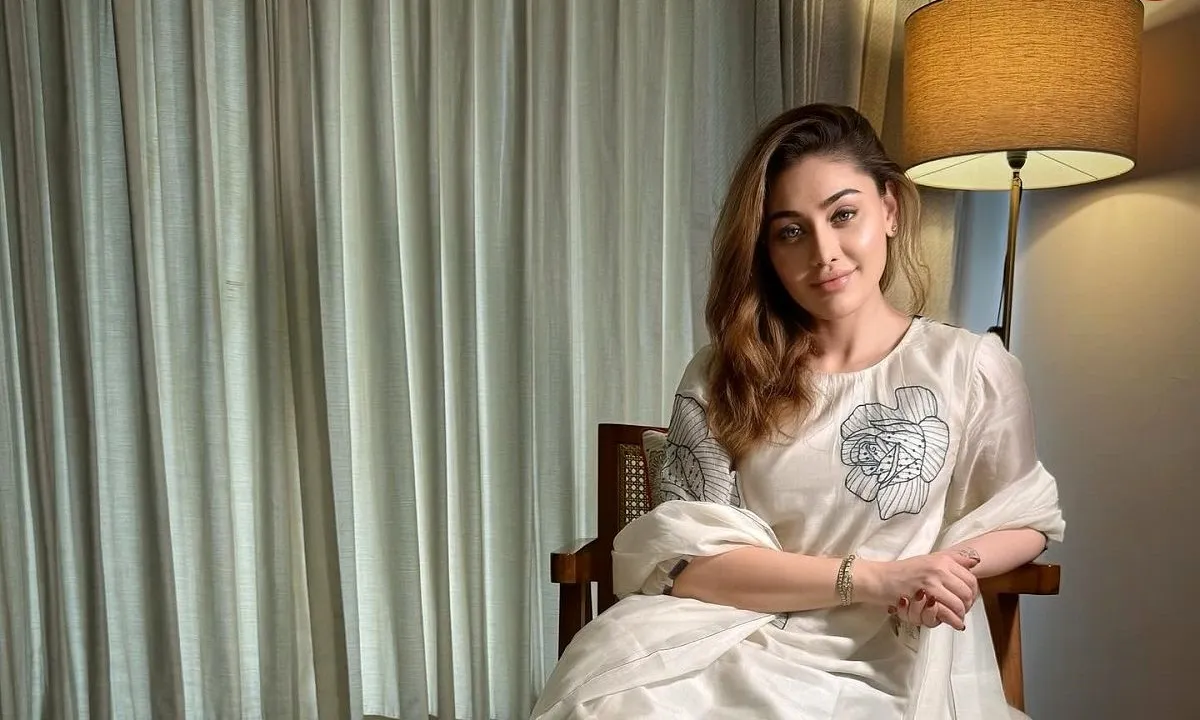 بکش و خوشگلم کن ؛ مرگ شفالی جاریوالا بازیگر هندی در تب زیبایی‌ و جوان ماندن