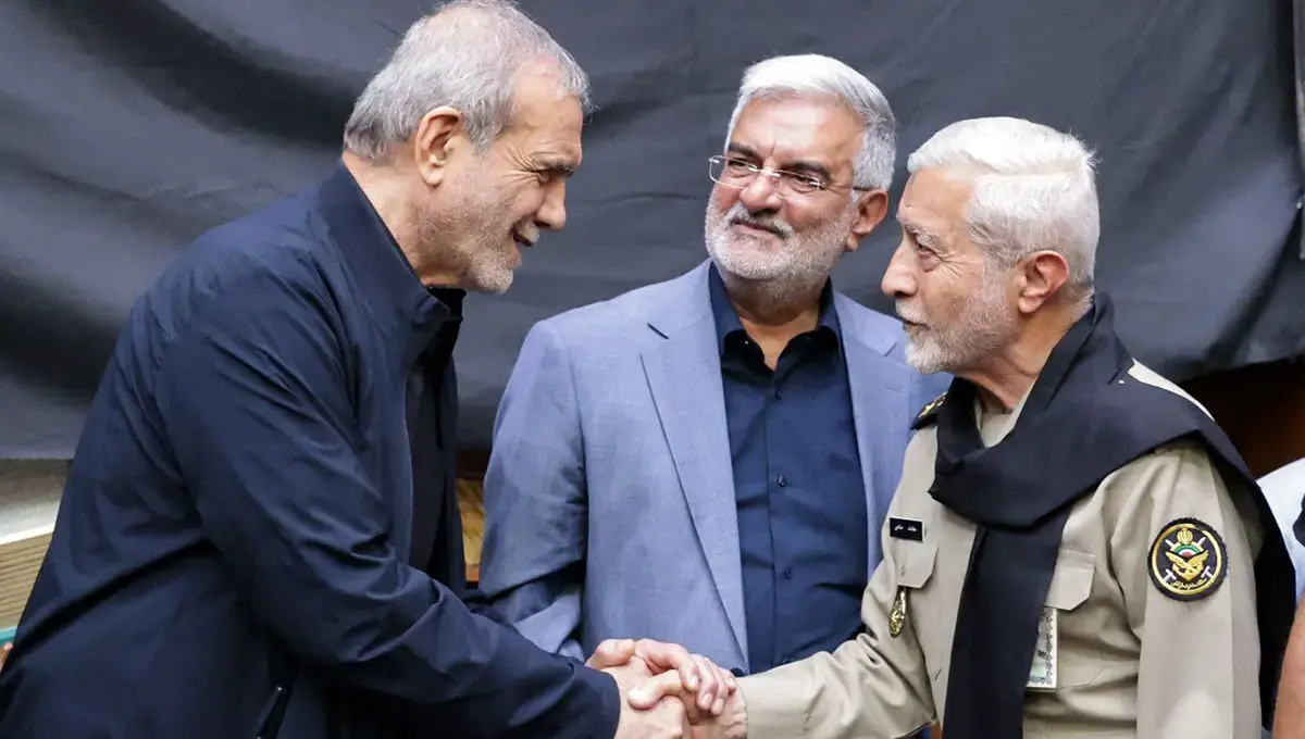 حضور رئیس‌جمهور در مراسم گرامیداشت شهدای ارتش (عکس)