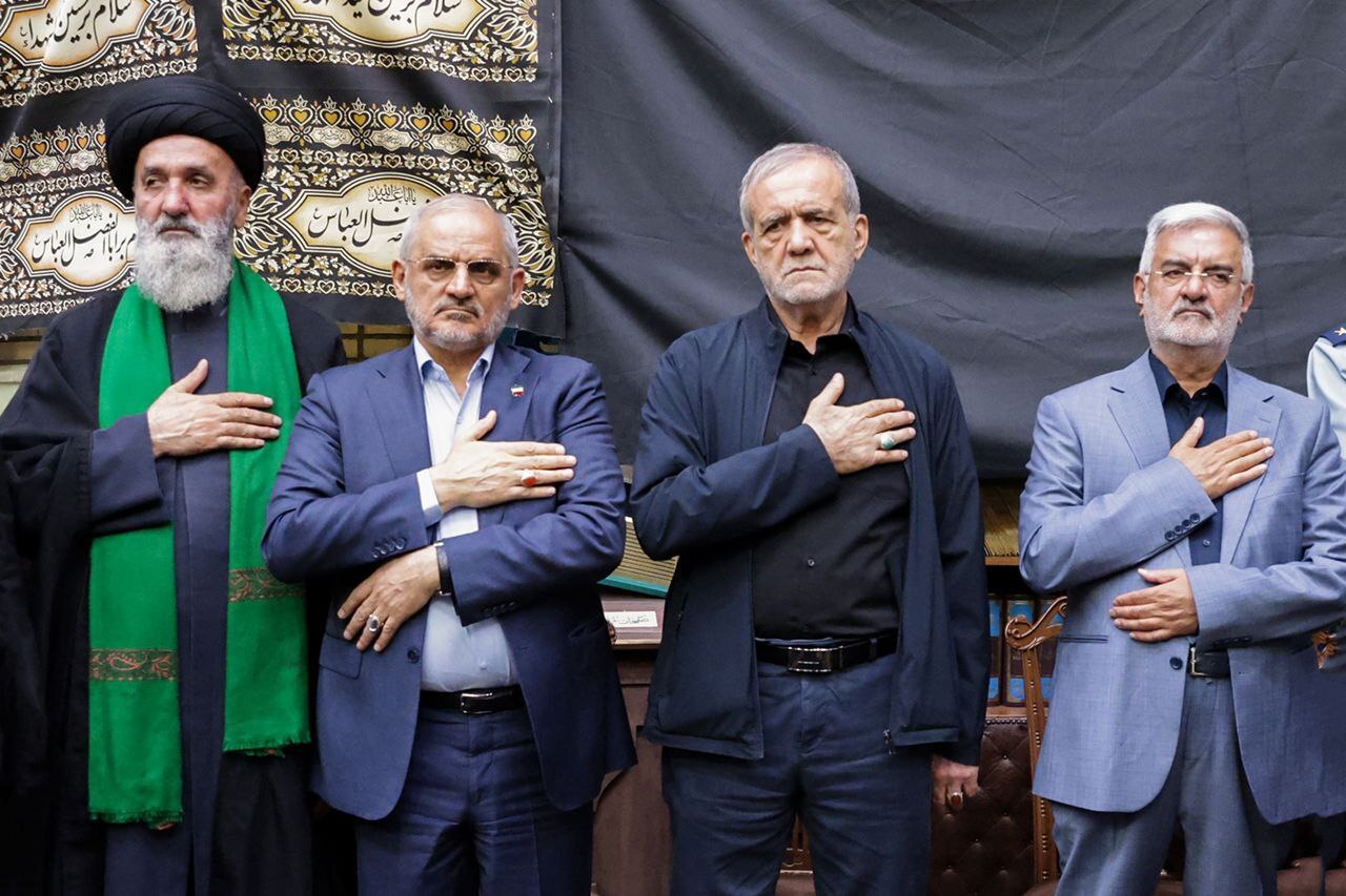 حضور رئیس‌جمهور در مراسم گرامیداشت شهدای ارتش (عکس)