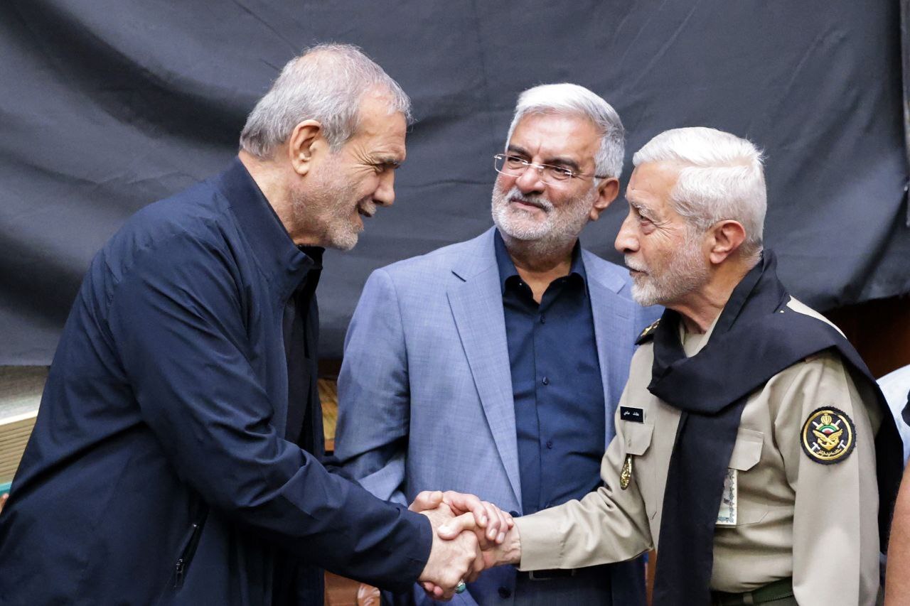 حضور رئیس‌جمهور در مراسم گرامیداشت شهدای ارتش (عکس)
