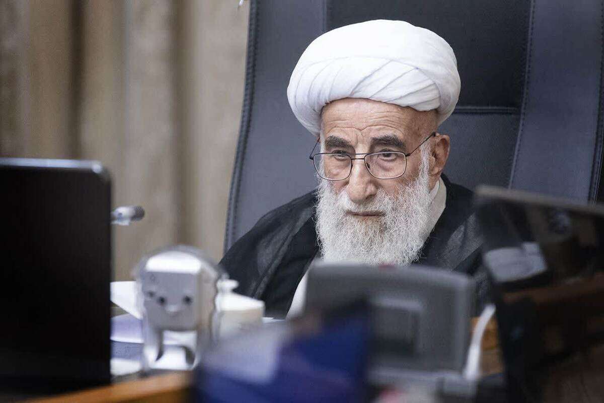 ابقای آیت الله جنتی 99 ساله در سمت دبیر شورای نگهبان