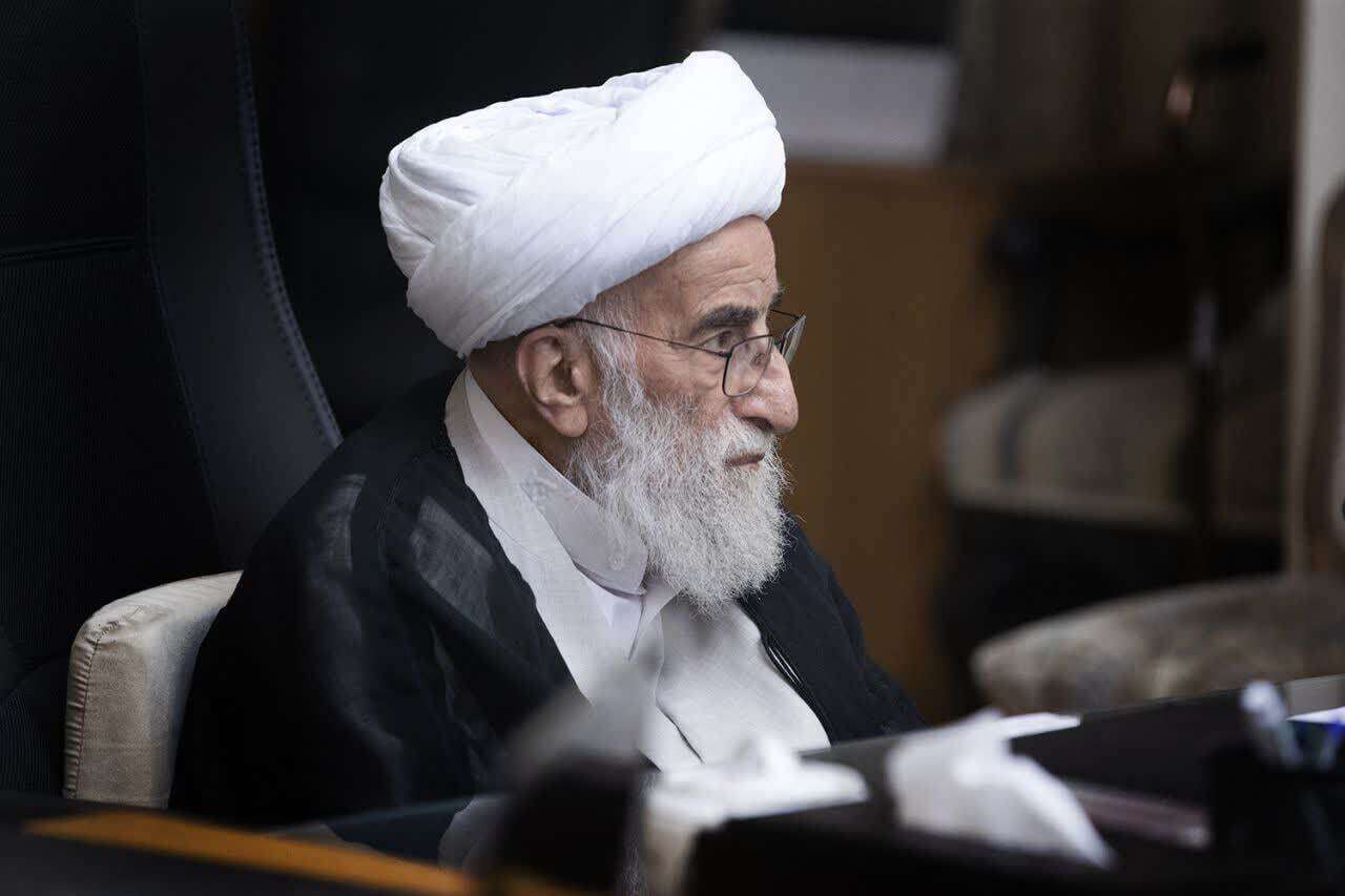 ابقای آیت الله جنتی 99 ساله در سمت دبیر شورای نگهبان