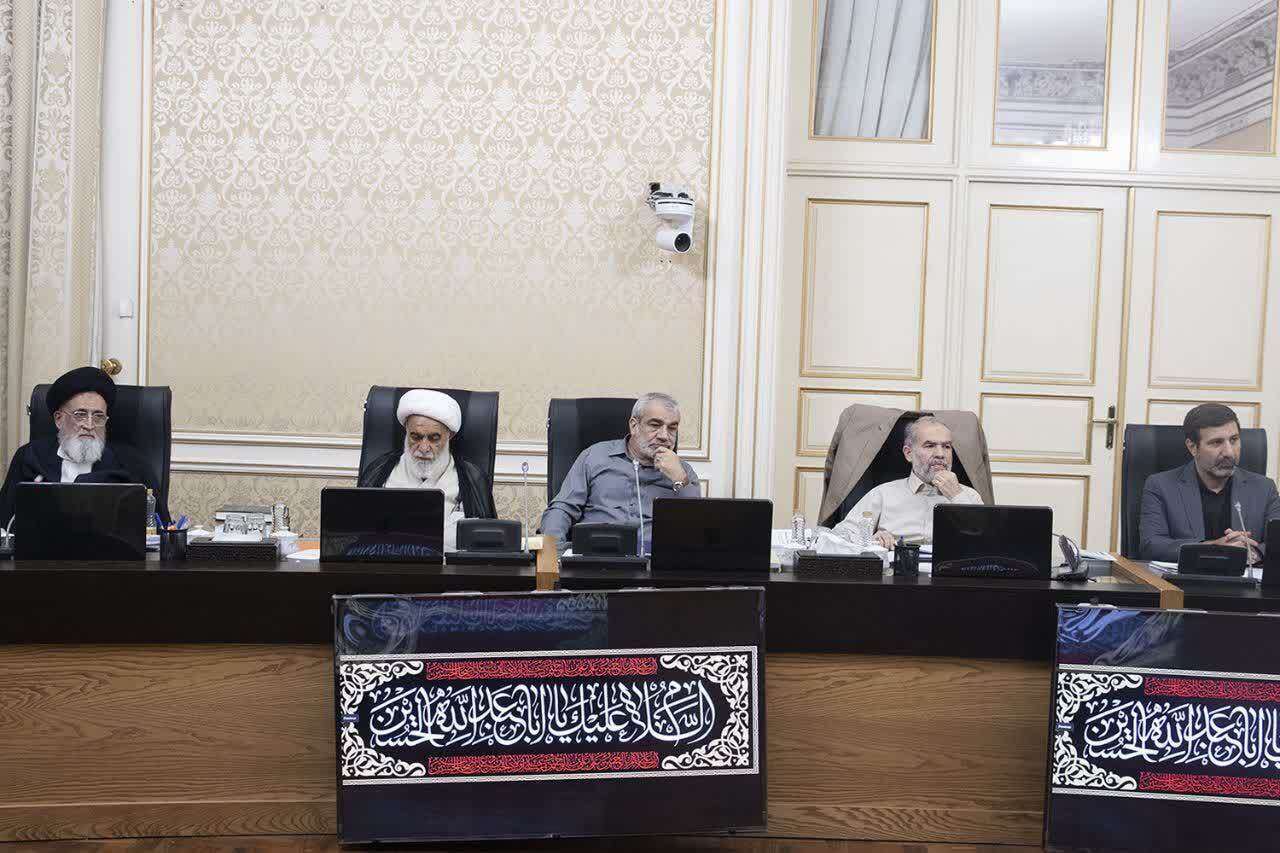 ابقای آیت الله جنتی 99 ساله در سمت دبیر شورای نگهبان