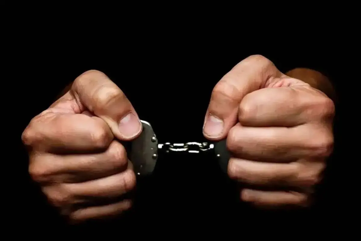 بازداشت بلاگر طنزپرداز یزدی