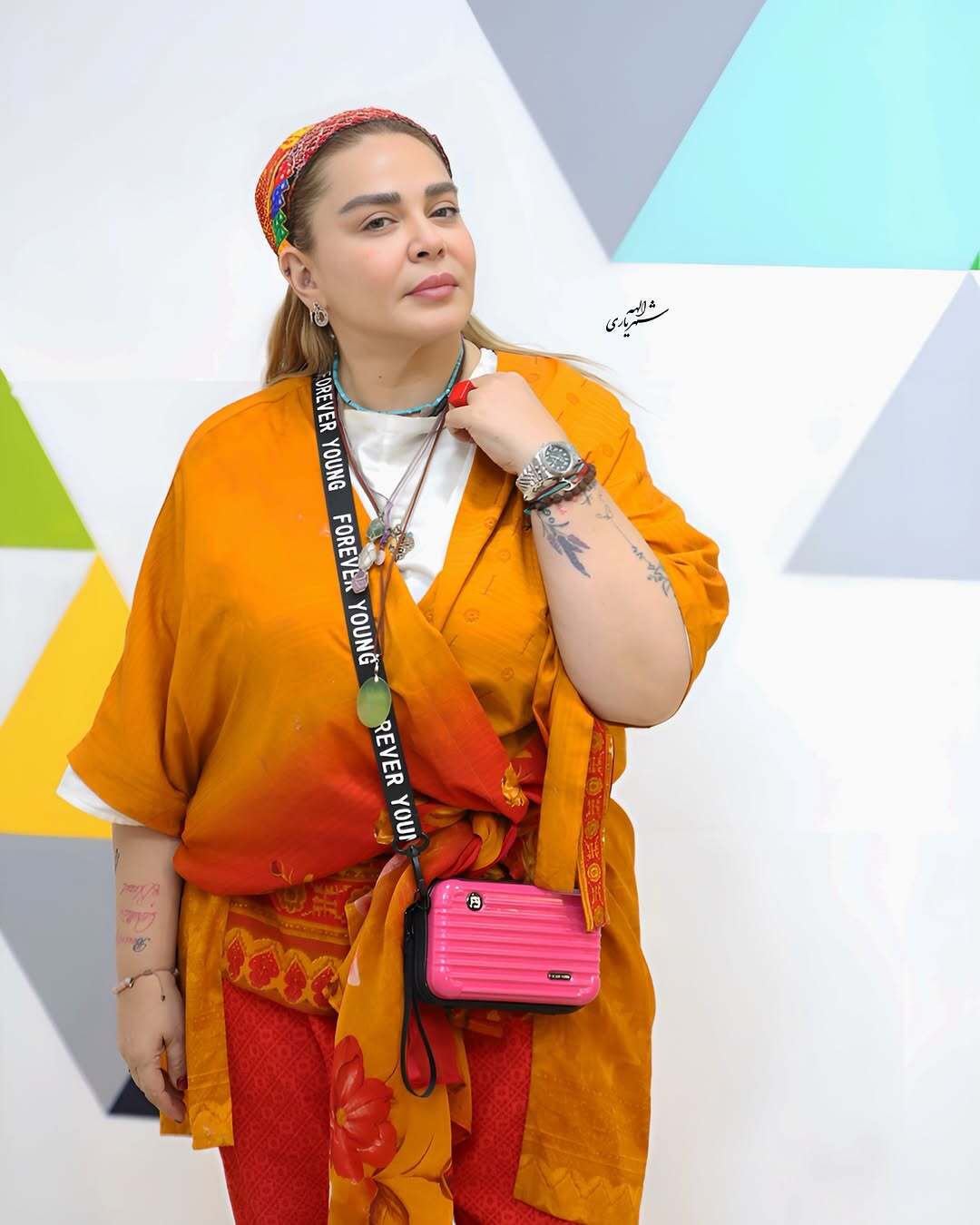حضور بهاره رهنما با استایلی متفاوت در پردیس سینمایی باغ کتاب (عکس)